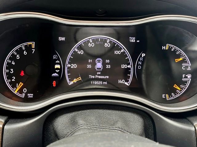 Used 2017 Jeep Grand Cherokee Limited image 24