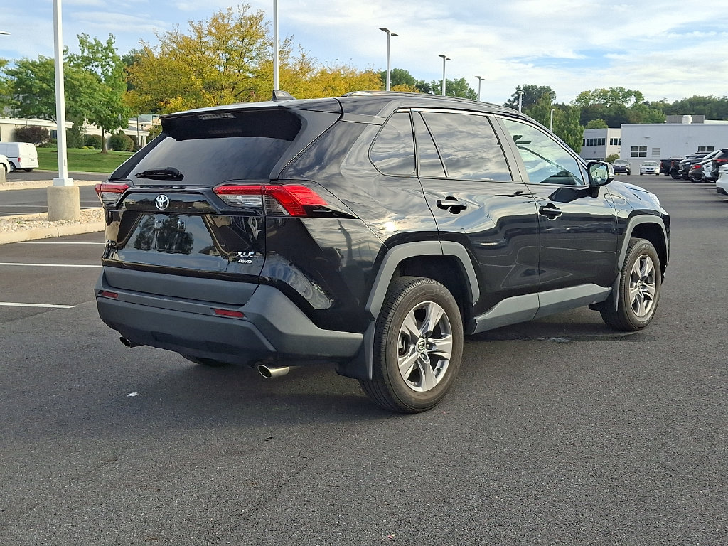 Used 2024 Toyota RAV4 XLE AWD/4WD image 6