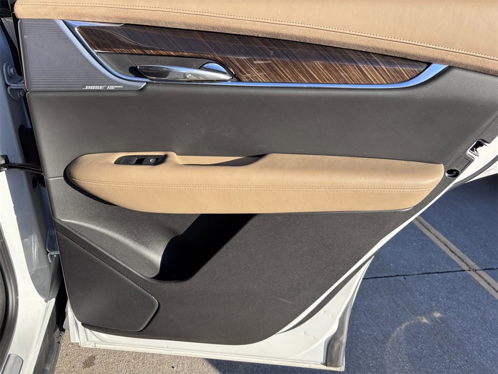 Used 2023 Cadillac XT6 Sport w/ Platinum Package image 14