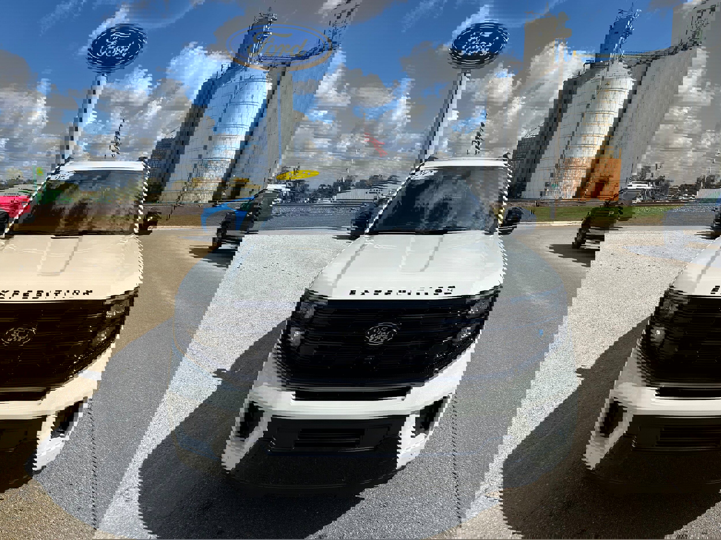 New 2025 Ford Expedition Max Platinum image 4