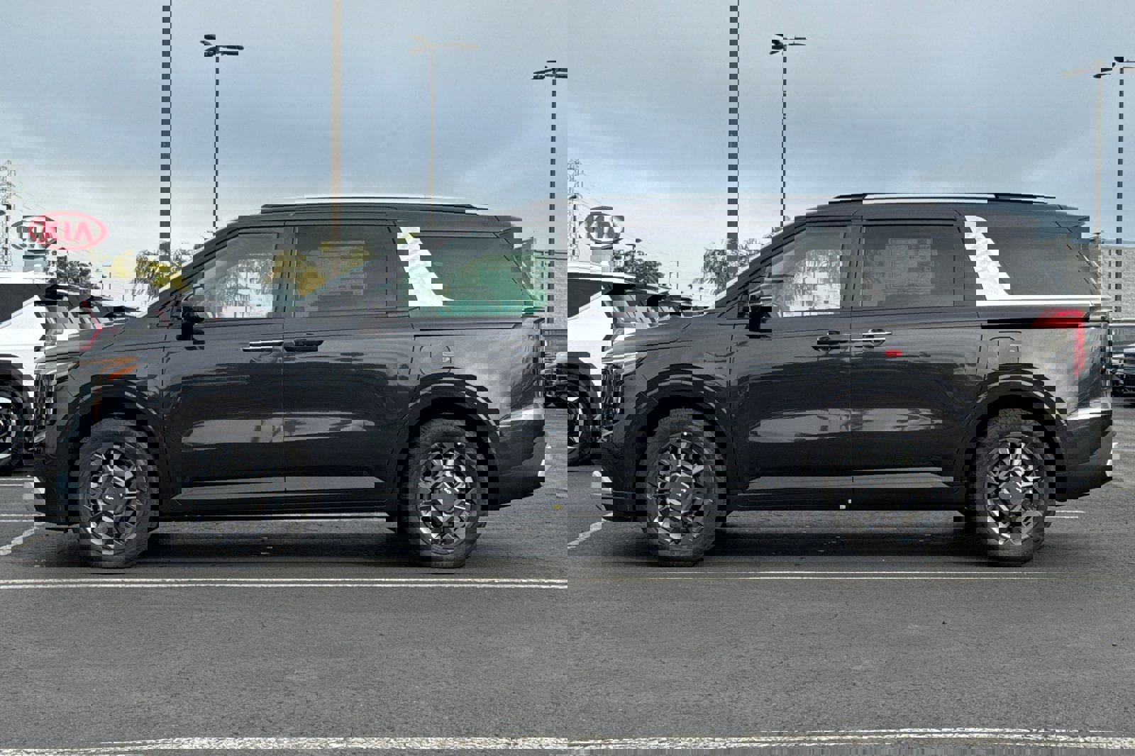 New 2026 Kia Carnival EX image 7