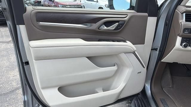 Used 2023 GMC Yukon Denali w/ Advanced Technology Package AWD/4WD image 27