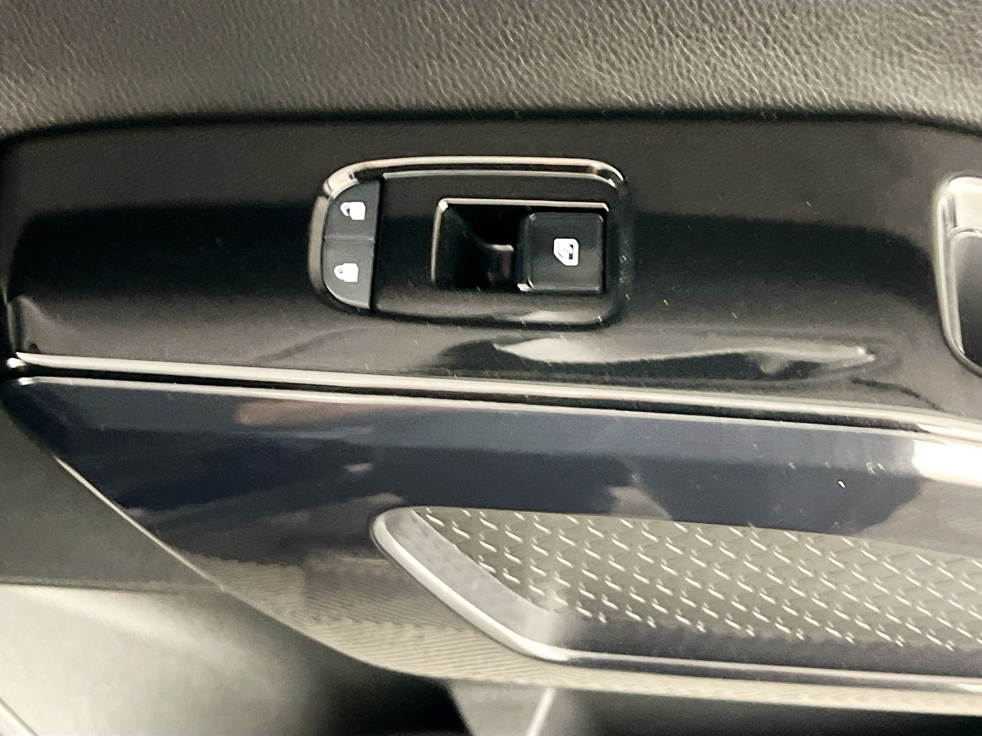 Used 2022 Nissan Pathfinder SV FWD image 31