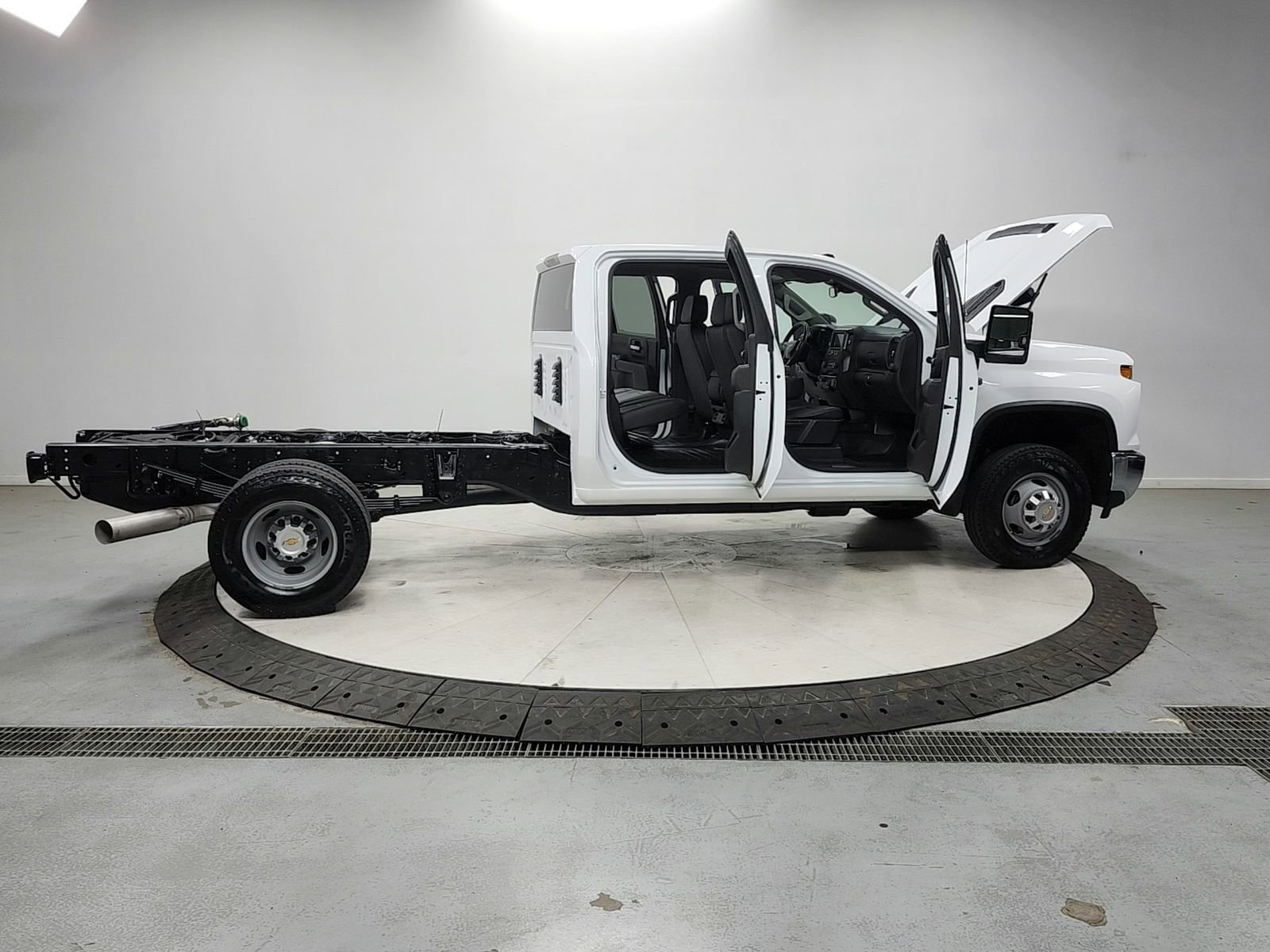 Used 2024 Chevrolet Silverado 3500 W/T w/ WT Convenience Package image 16