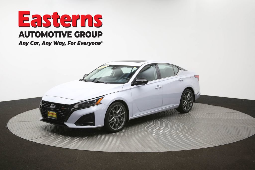 Used 2023 Nissan Altima 2.0 SR FWD image 57