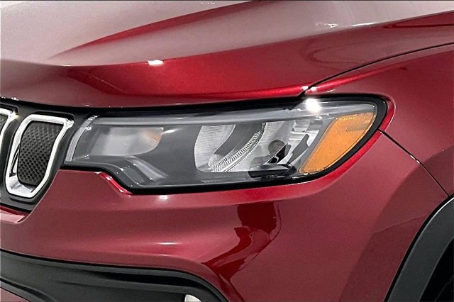 Used 2022 Jeep Compass Latitude image 33