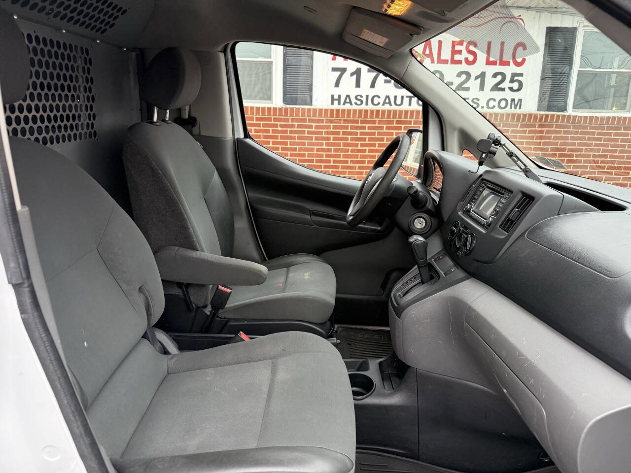Used 2019 Nissan NV200 S image 21