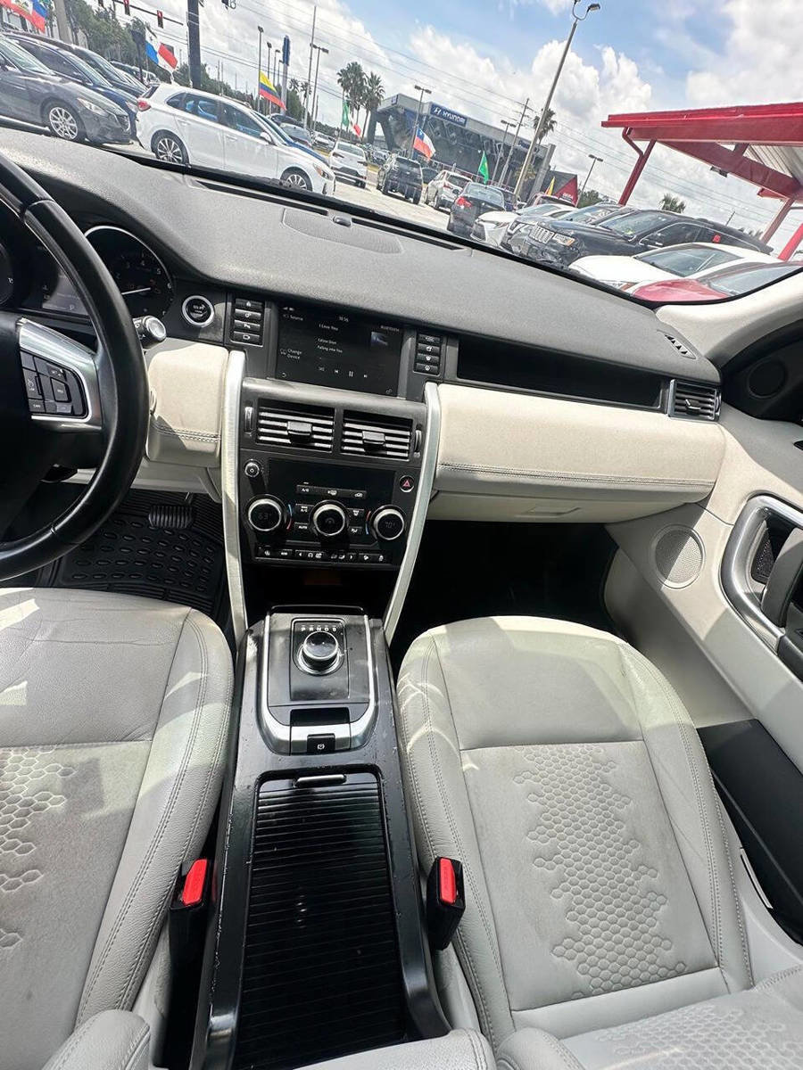 Used 2019 Land Rover Discovery Sport SE AWD/4WD image 13