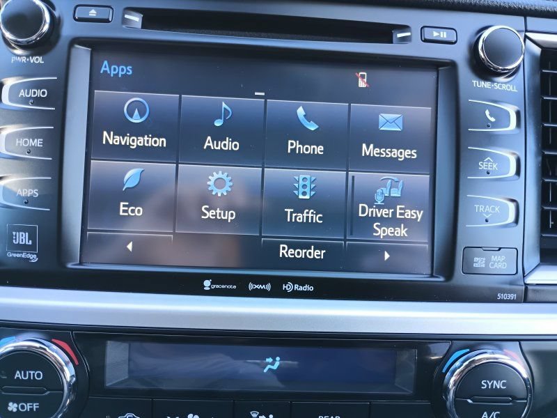 Used 2018 Toyota Highlander Limited AWD/4WD image 10