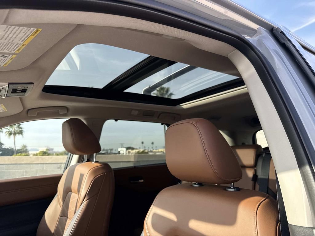 Used 2024 Nissan Pathfinder Platinum w/ Cargo Package image 17