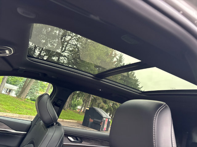 New 2027 Jeep Grand Cherokee L Limited AWD/4WD image 16