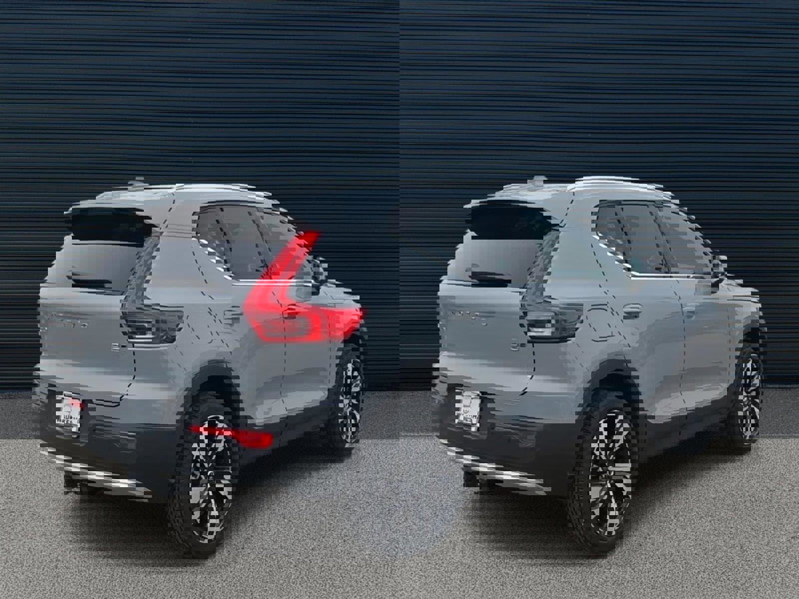 Used 2025 Volvo XC40 B5 Plus w/ Climate Package image 5