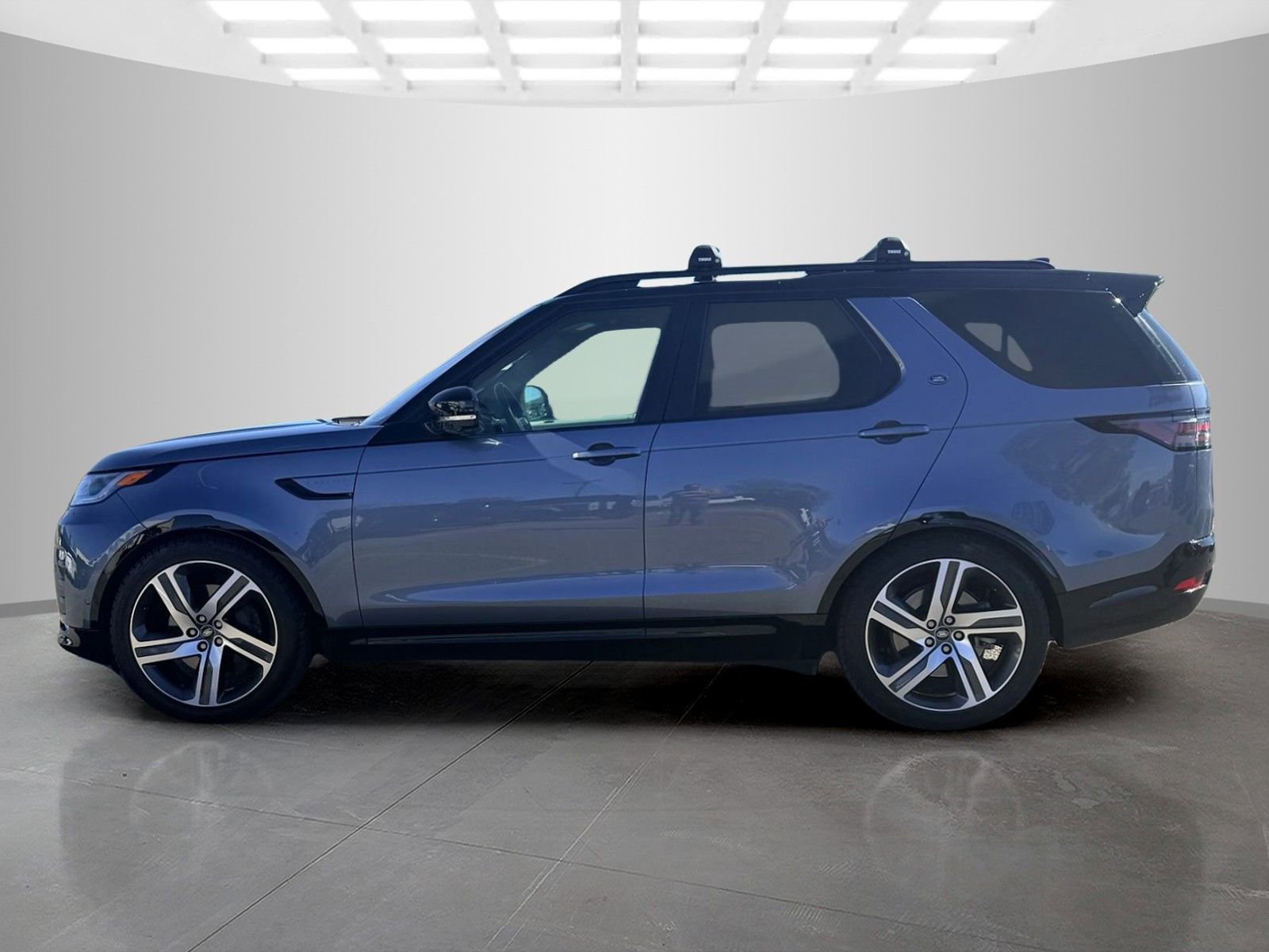 Used 2023 Land Rover Discovery HSE R-Dynamic AWD/4WD image 8