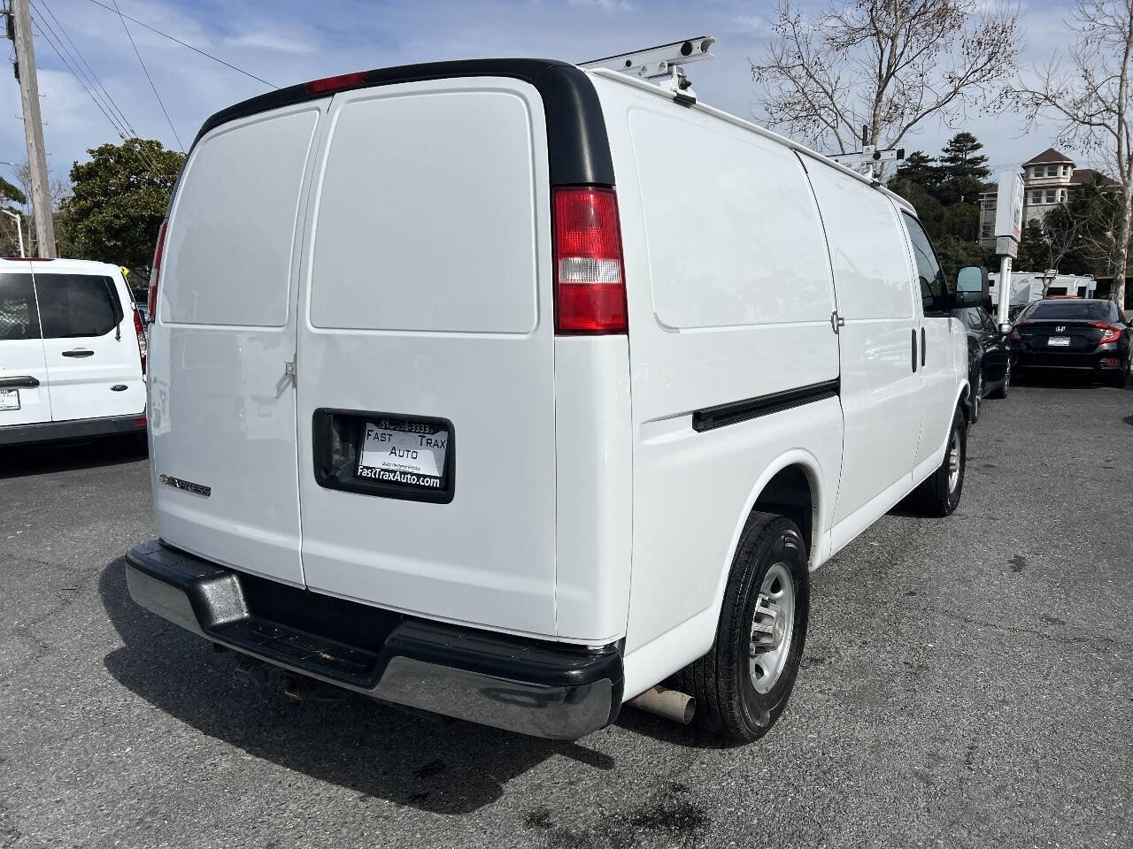 Used 2021 Chevrolet Express 2500 w/ Driver Convenience Package image 4