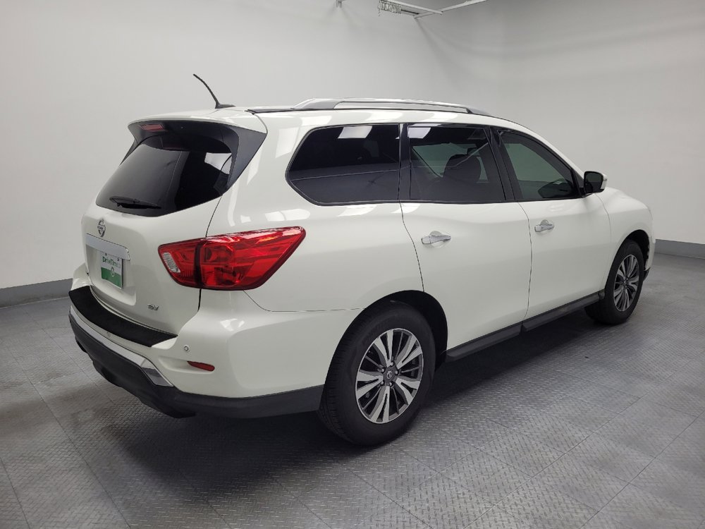 Used 2018 Nissan Pathfinder SV image 10