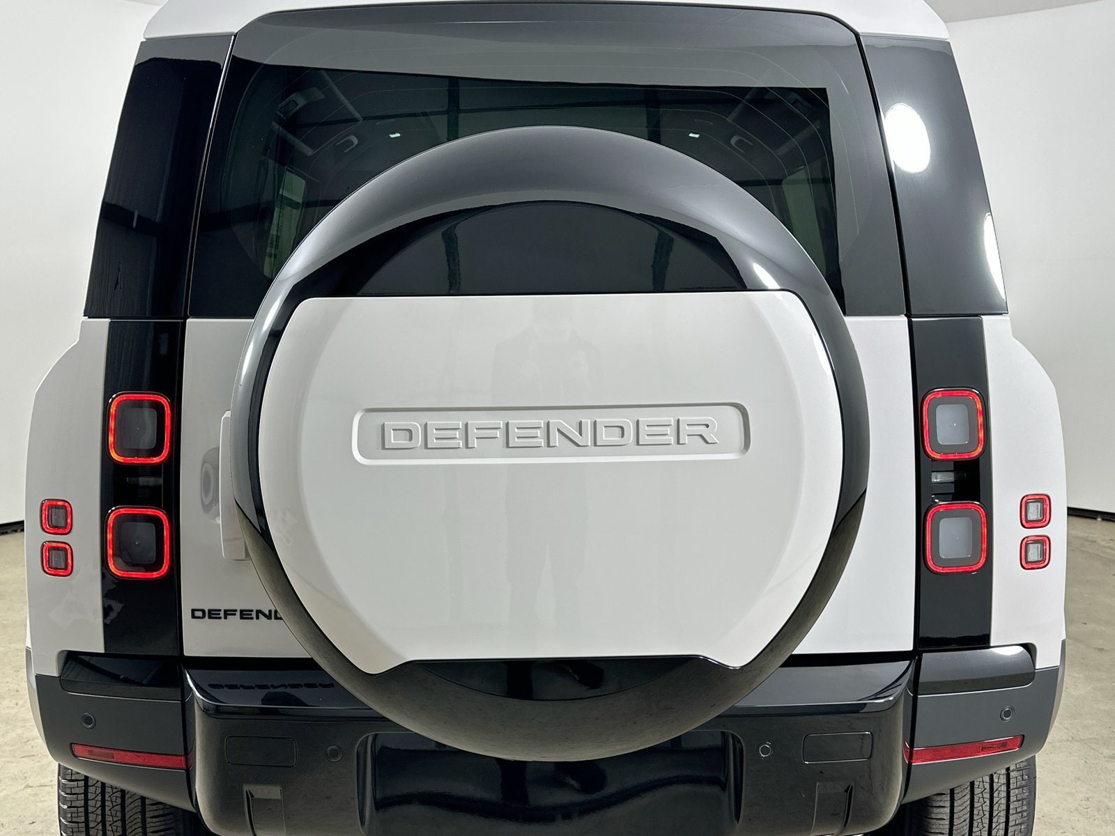 New 2026 Land Rover Defender 110 S AWD/4WD image 40