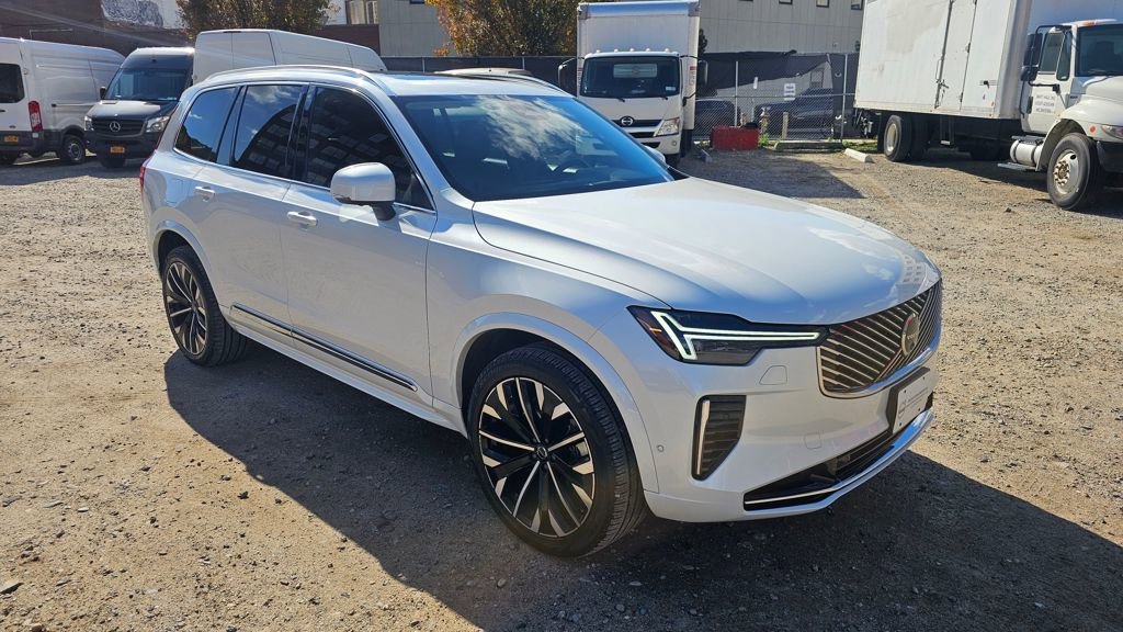 Certified 2025 Volvo XC90 T8 Plus w/ Protection Package Premier image 5