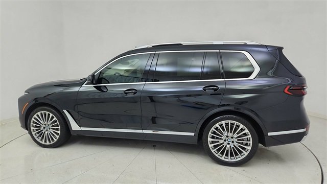 Used 2025 BMW X7 xDrive40i w/ Executive Package image 4