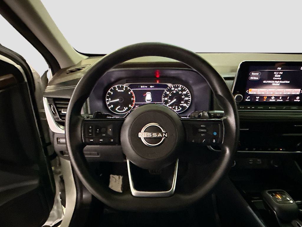 Used 2022 Nissan Rogue SV image 25