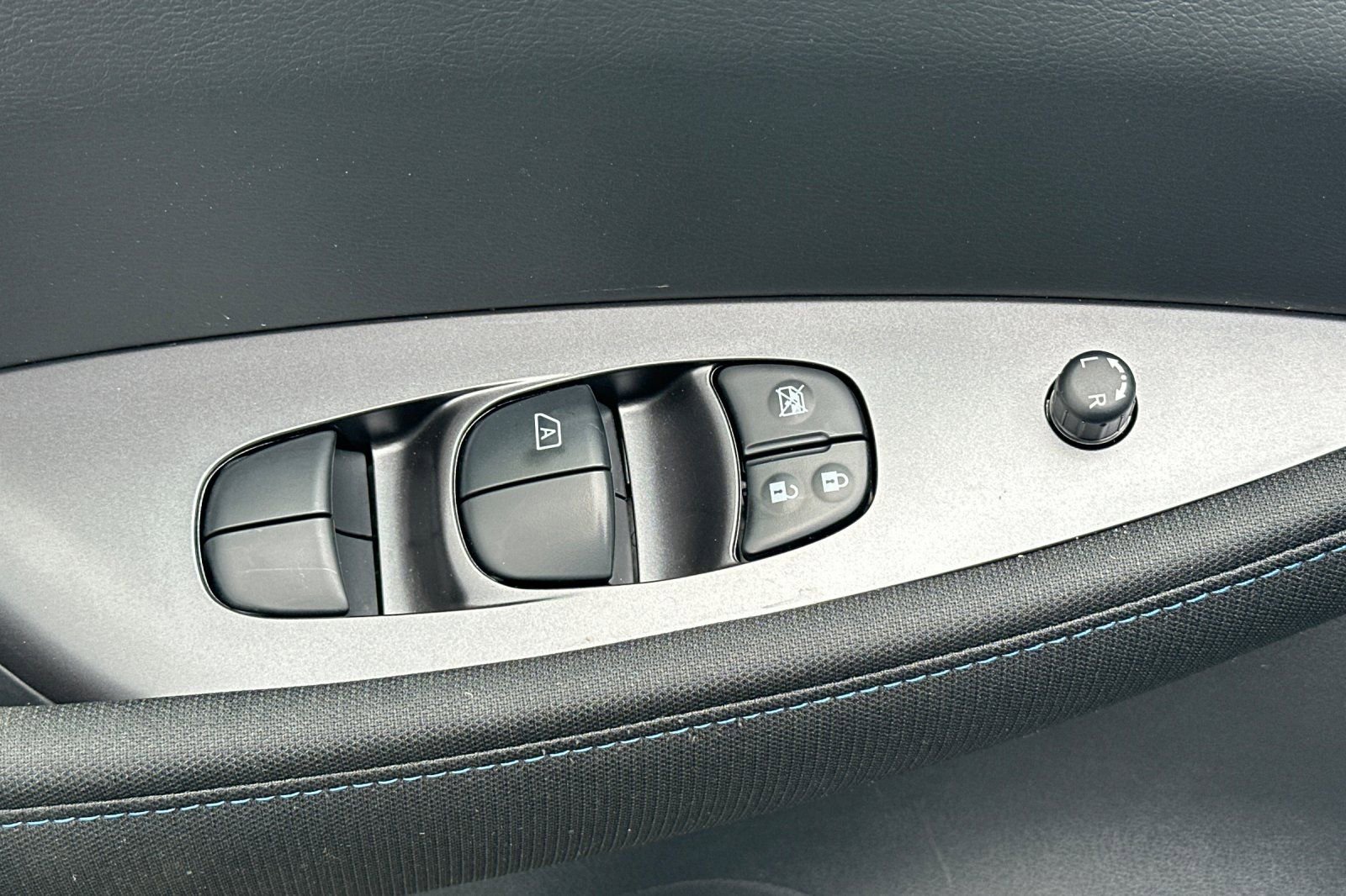 Certified 2024 Nissan Leaf S image 12