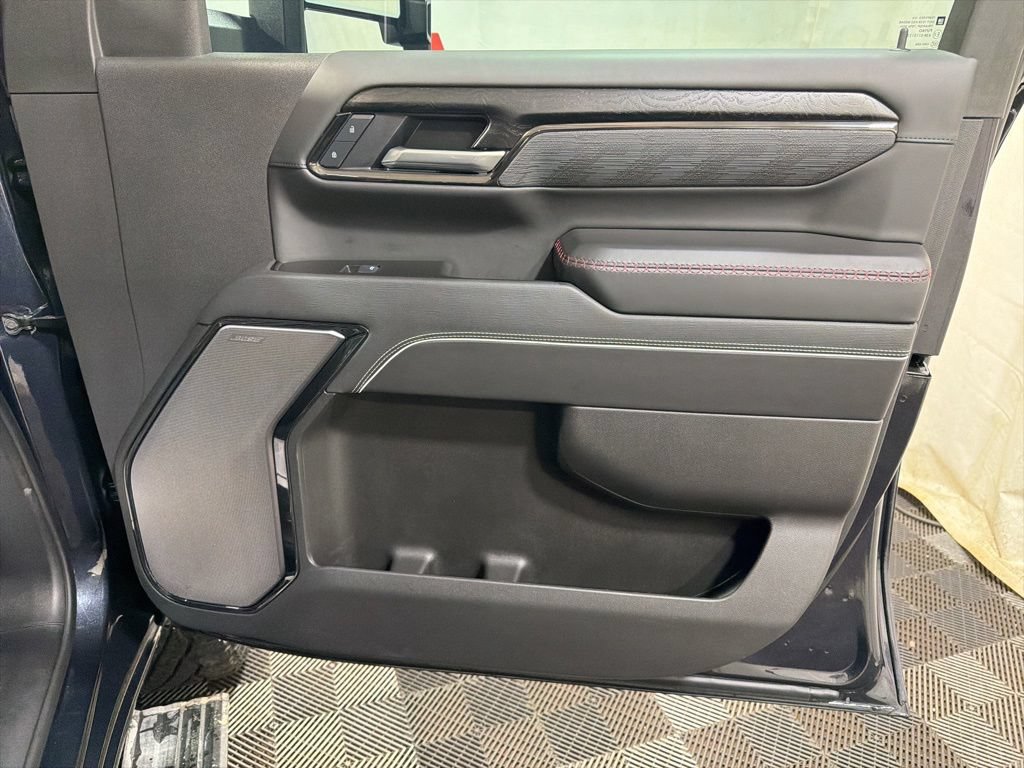 Used 2025 GMC Sierra 2500 AT4X AWD/4WD image 10