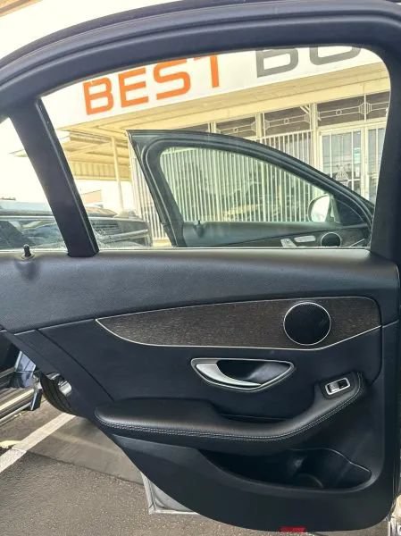 Used 2019 Mercedes-Benz C 300 4MATIC Sedan image 20
