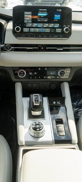 Used 2023 Mitsubishi Outlander 4WD Plug-In Hybrid image 18