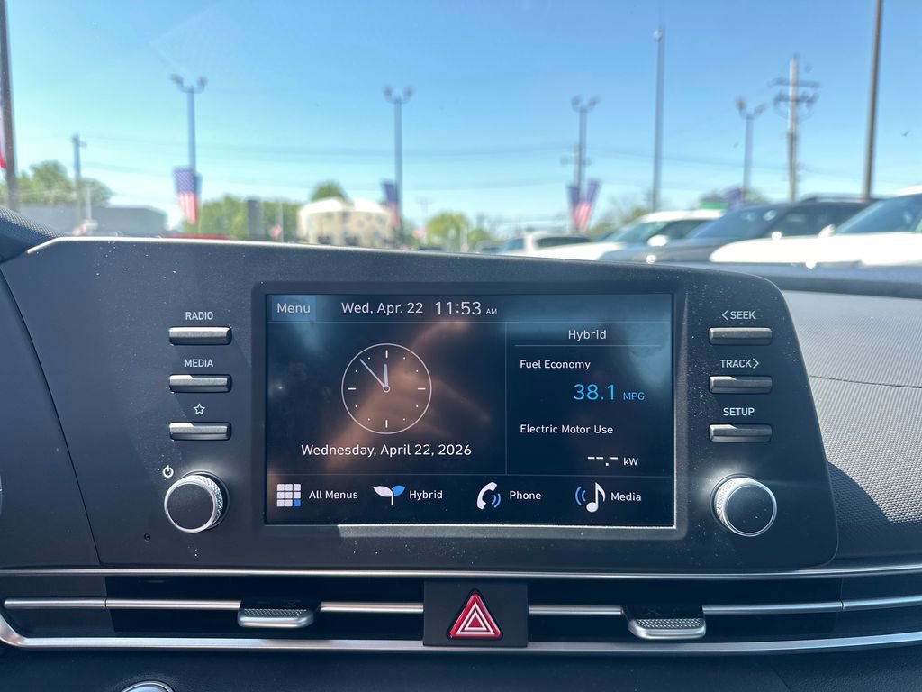 Certified 2025 Hyundai Elantra Hybrid FWD image 16