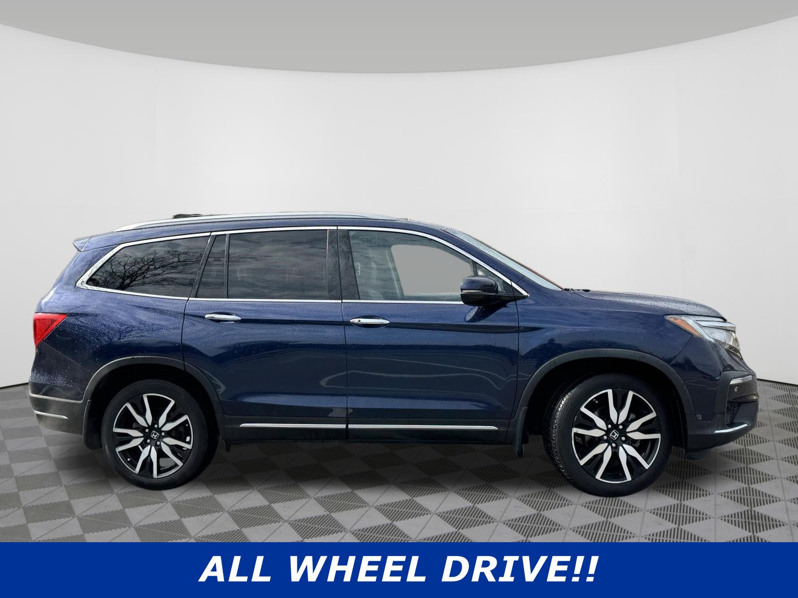 Used 2019 Honda Pilot Elite image 2