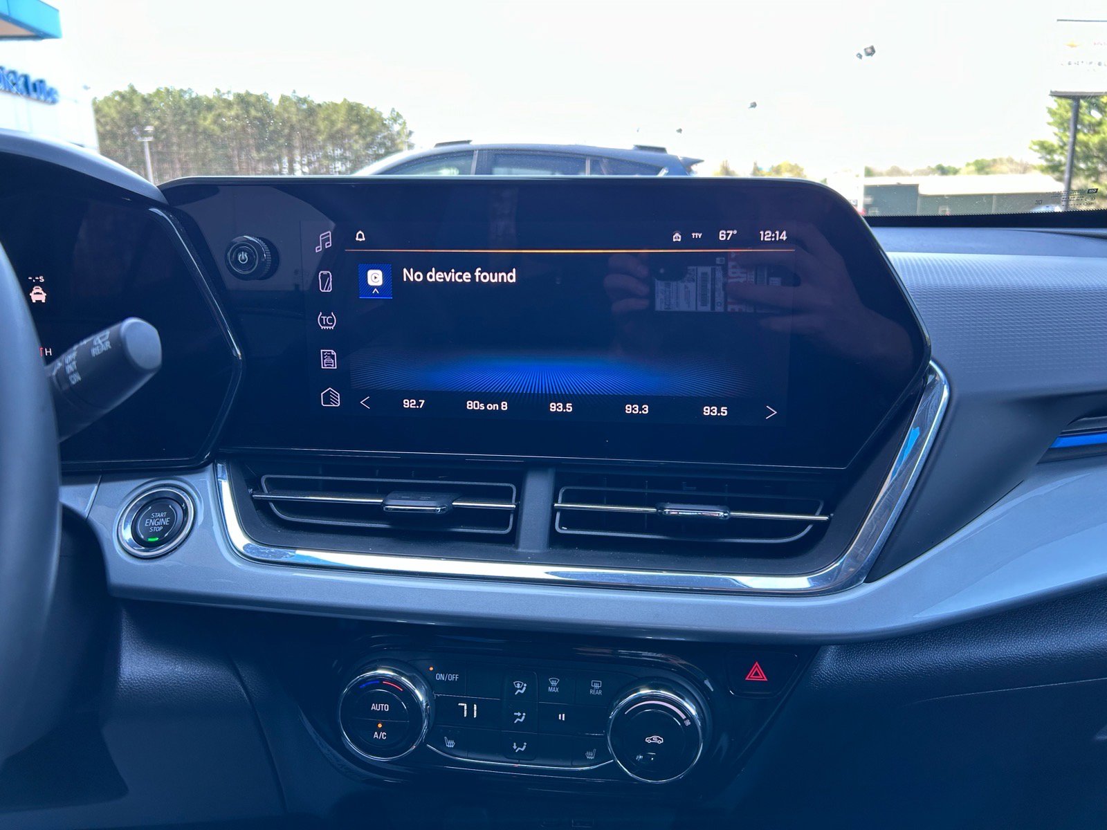 Used 2025 Chevrolet Trax LT w/ LT Convenience Package FWD image 12