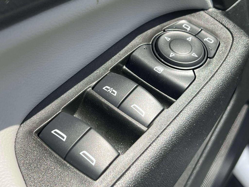 Used 2024 Chevrolet Equinox LS w/ Driver Confidence II Package FWD image 19