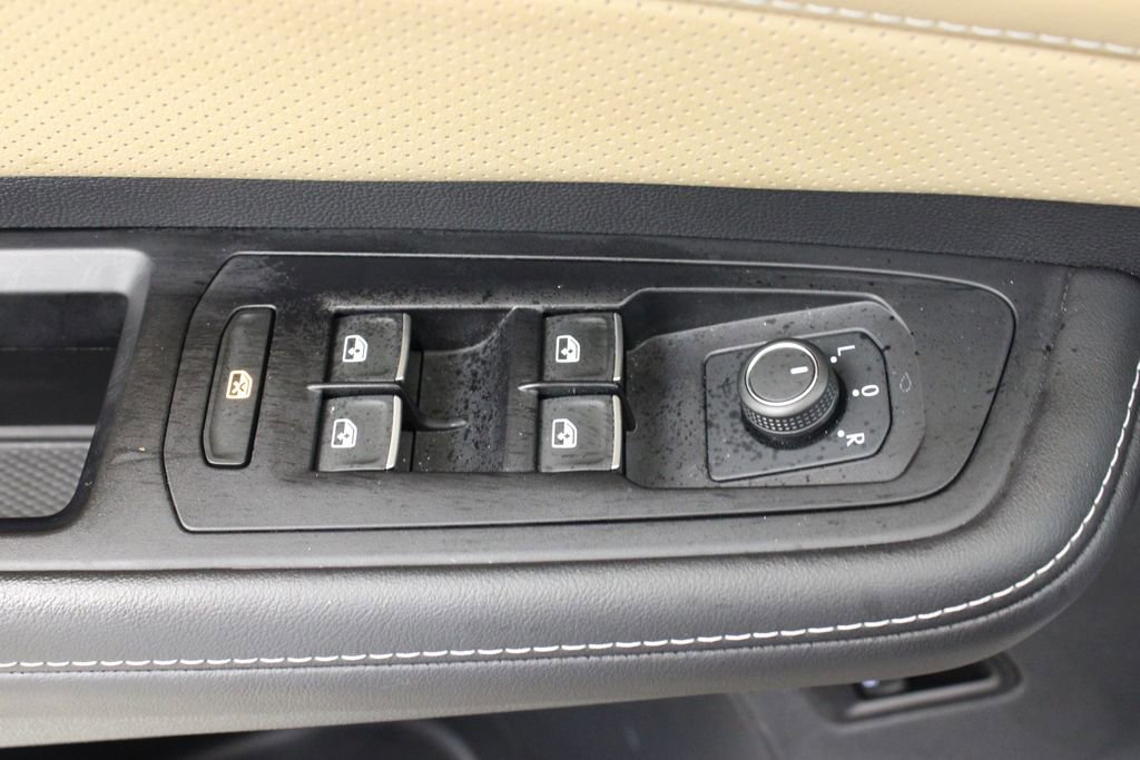 Certified 2024 Volkswagen Atlas Cross Sport SE FWD image 17