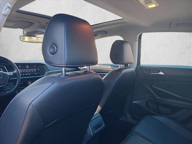Used 2019 Volkswagen Jetta SEL w/ Cold Weather Package image 10