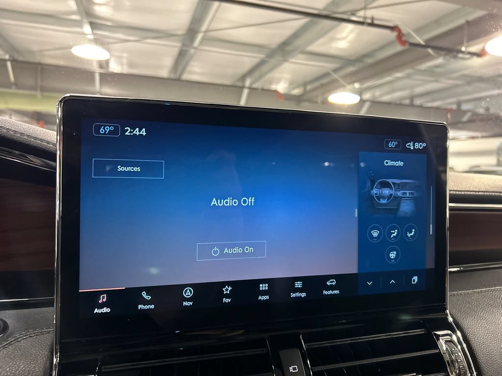 Certified 2024 Lincoln Navigator L Reserve AWD/4WD image 15