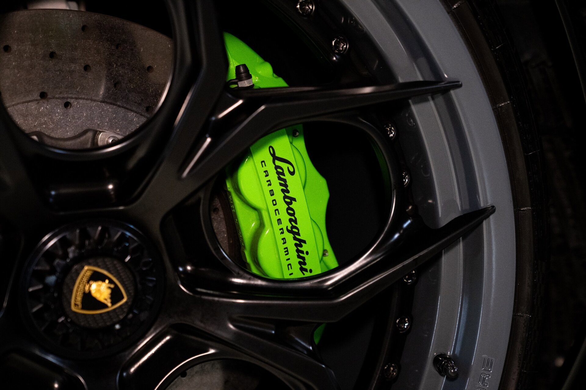 Used 2020 Lamborghini Aventador SVJ AWD/4WD image 15