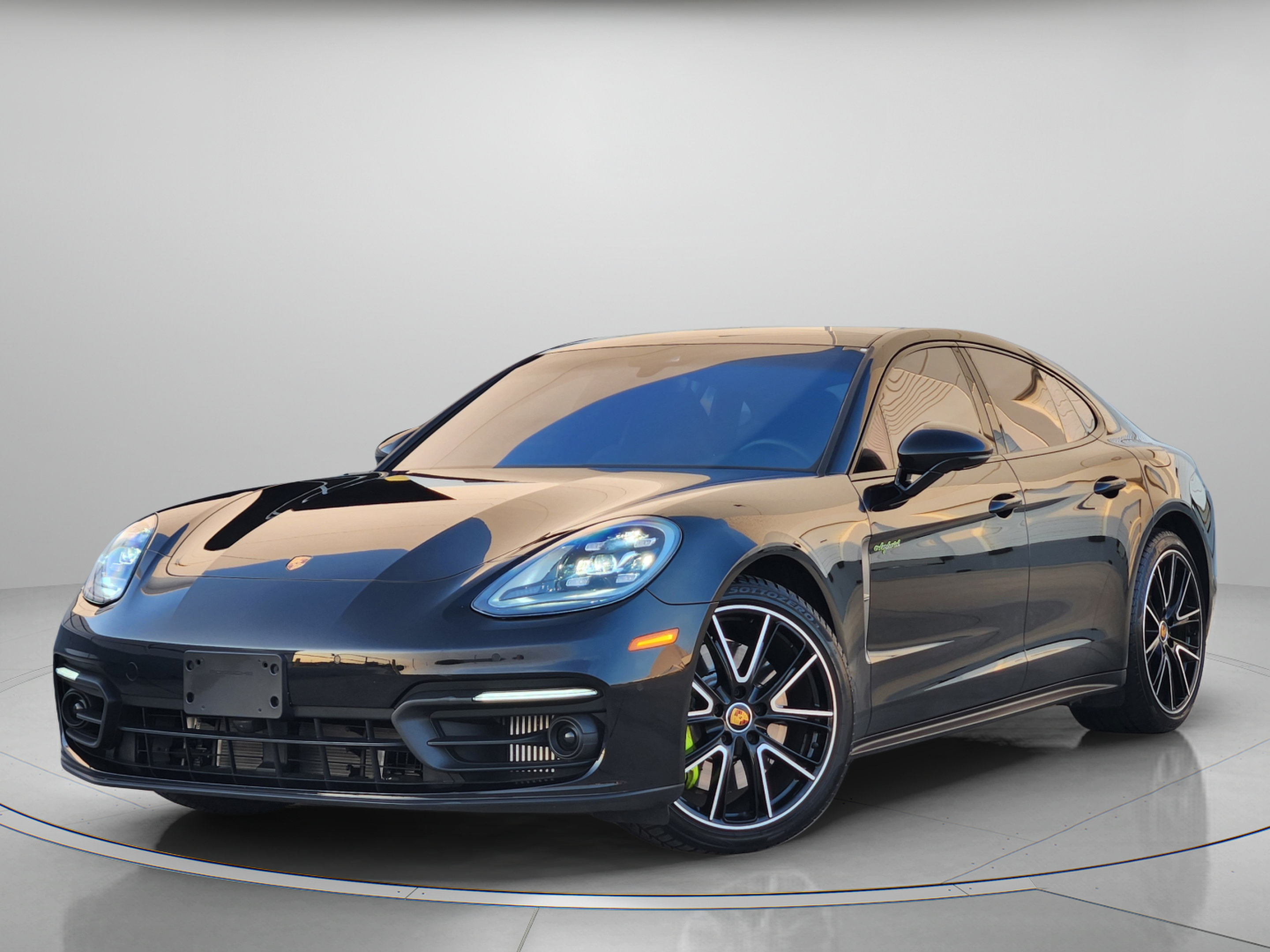 Used 2023 Porsche Panamera 4 Platinum Edition AWD/4WD image 1