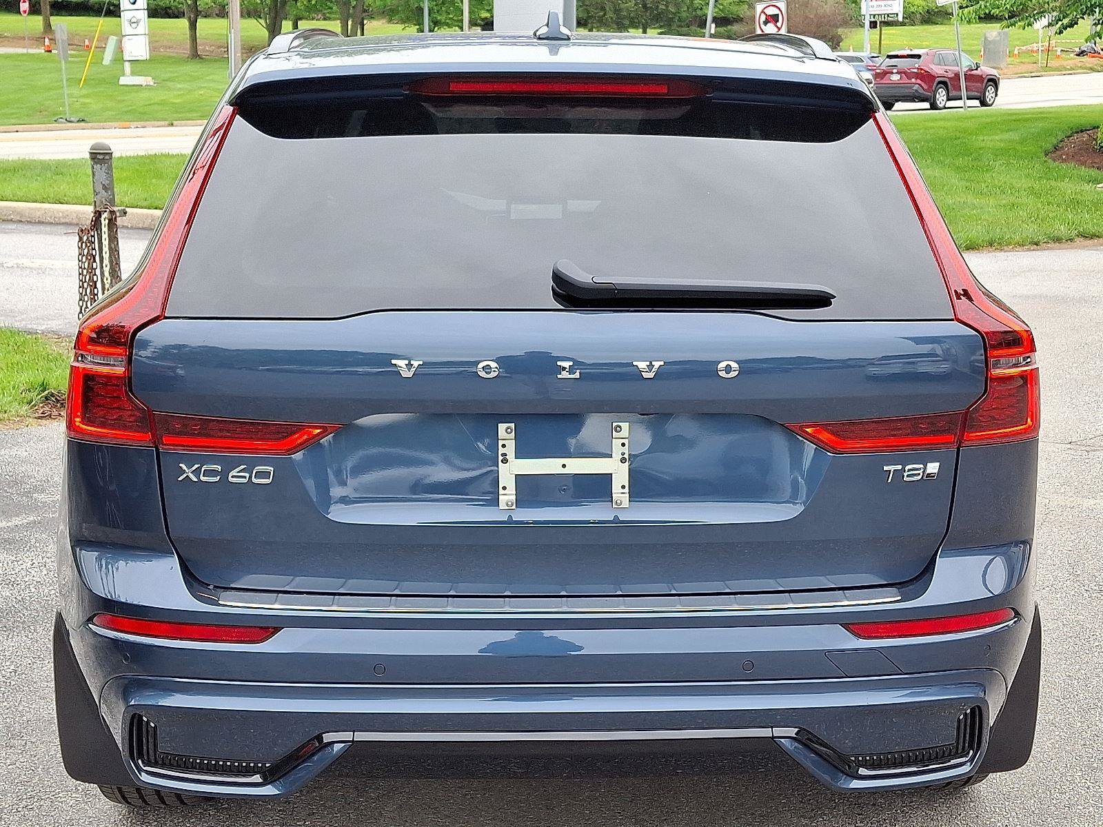 Certified 2026 Volvo XC60 T8 Plus w/ Climate Package AWD/4WD image 5