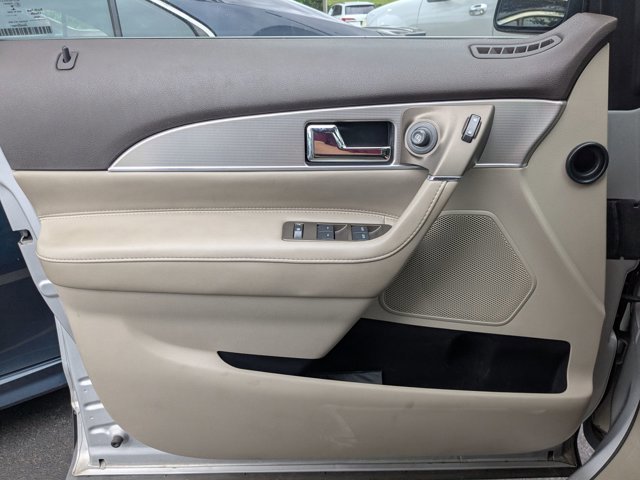 Used 2015 Lincoln MKX FWD w/ Equipment Group 101A image 13