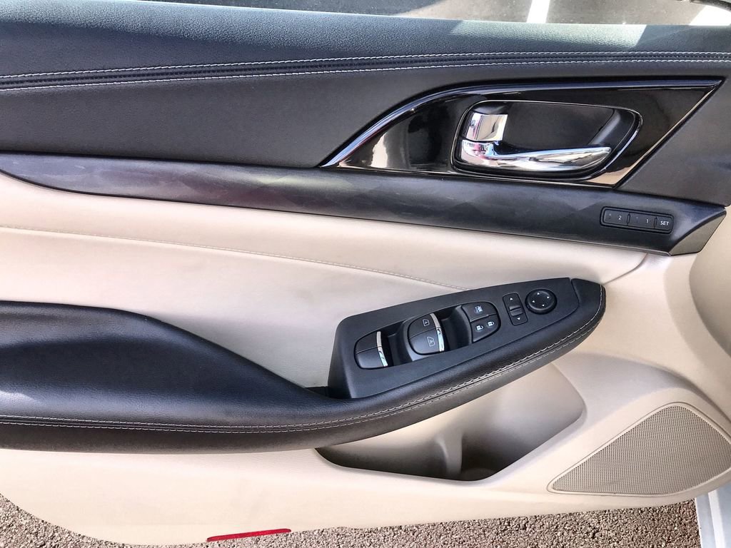 Used 2023 Nissan Maxima Platinum image 13