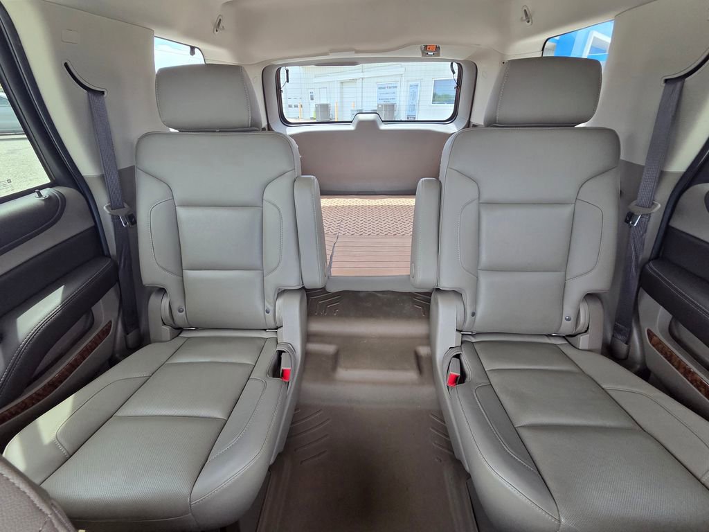 Used 2018 Chevrolet Tahoe Premier AWD/4WD image 24