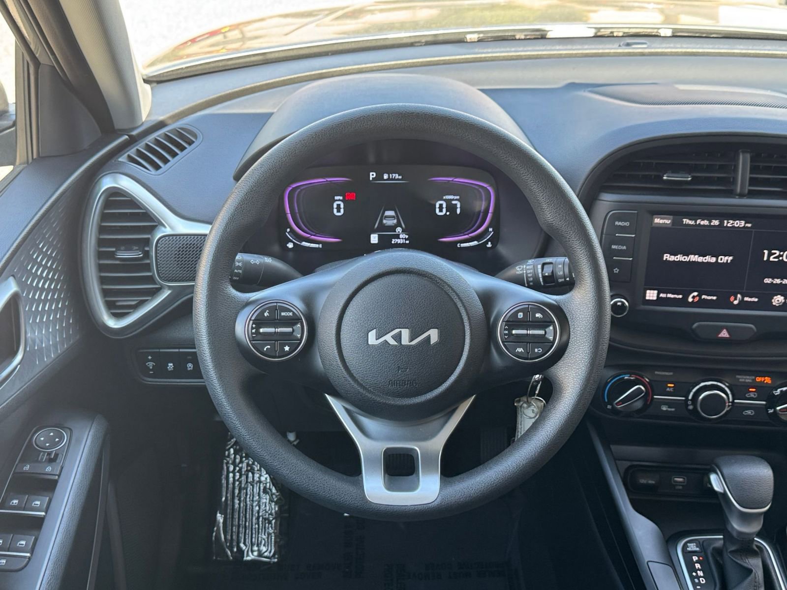 Used 2025 Kia Soul LX w/ LX Technology Package FWD image 25