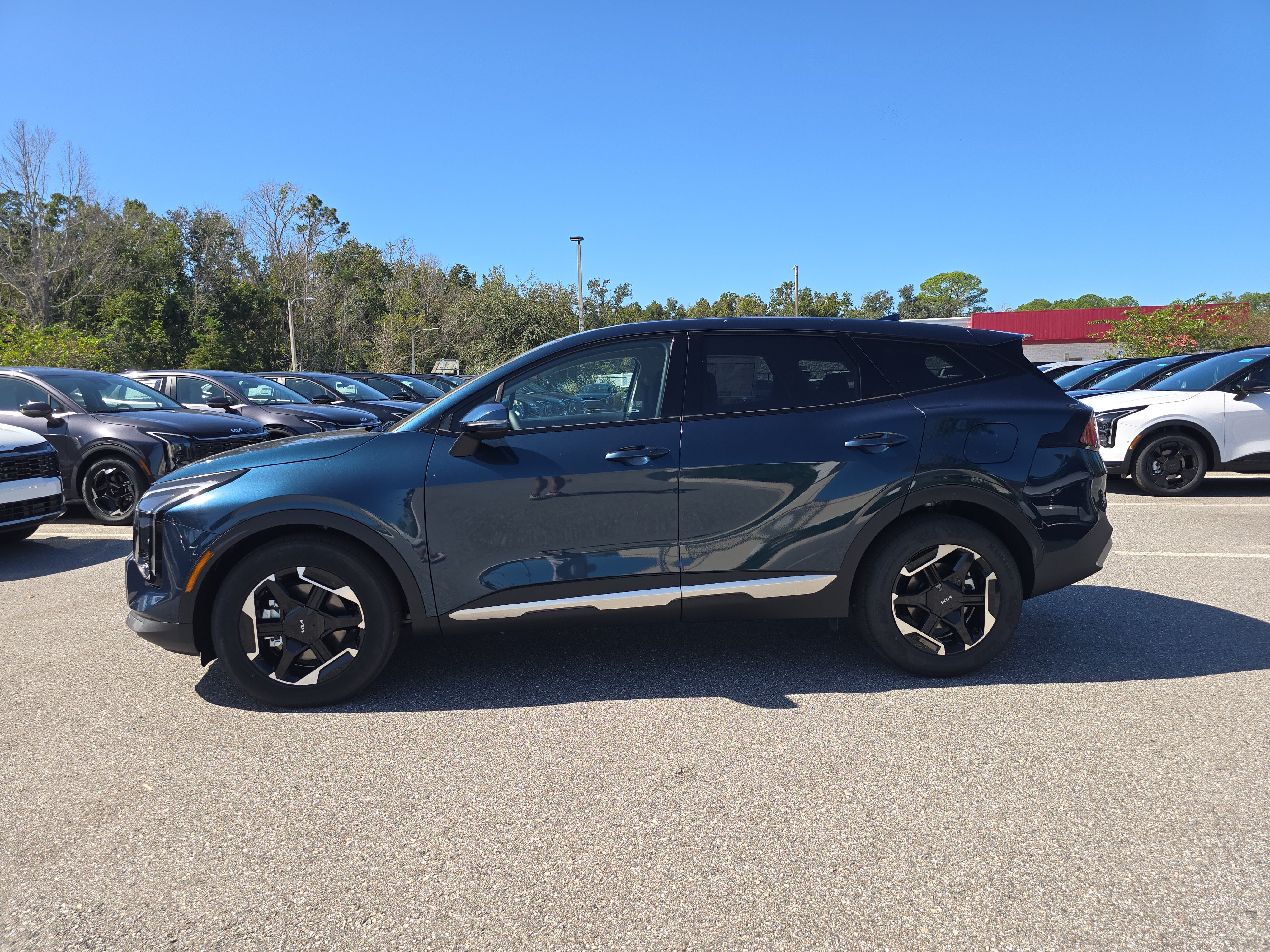 New 2027 Kia Sportage S FWD image 5