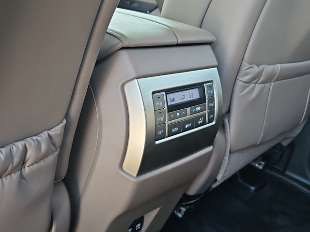Used 2021 Lexus GX 460 Luxury w/ Accessory Package AWD/4WD image 14