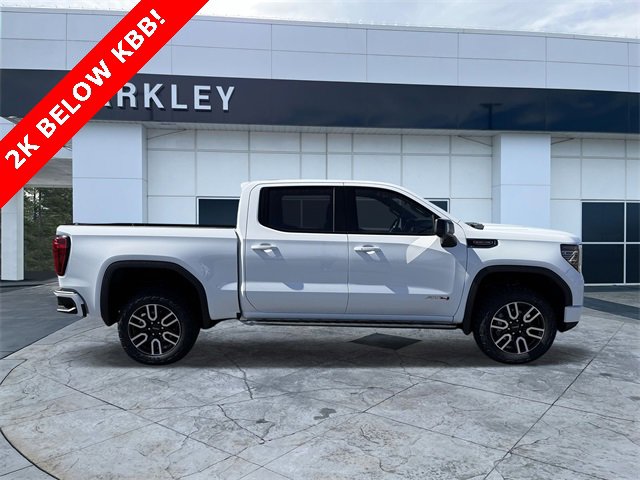 Used 2024 GMC Sierra 1500 AT4 w/ Technology Package image 8