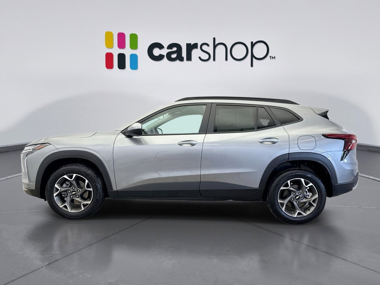 Used 2025 Chevrolet Trax LT w/ Driver Confidence Package image 2