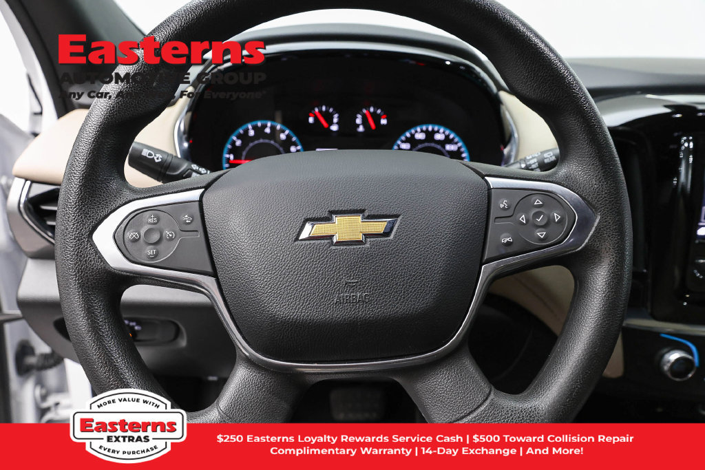 Used 2023 Chevrolet Traverse LS FWD image 11