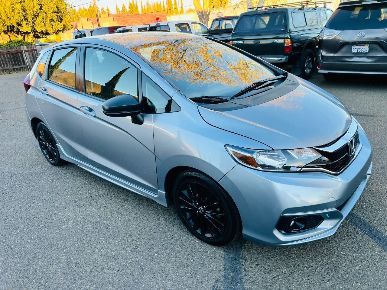 Used 2018 Honda Fit Sport image 2