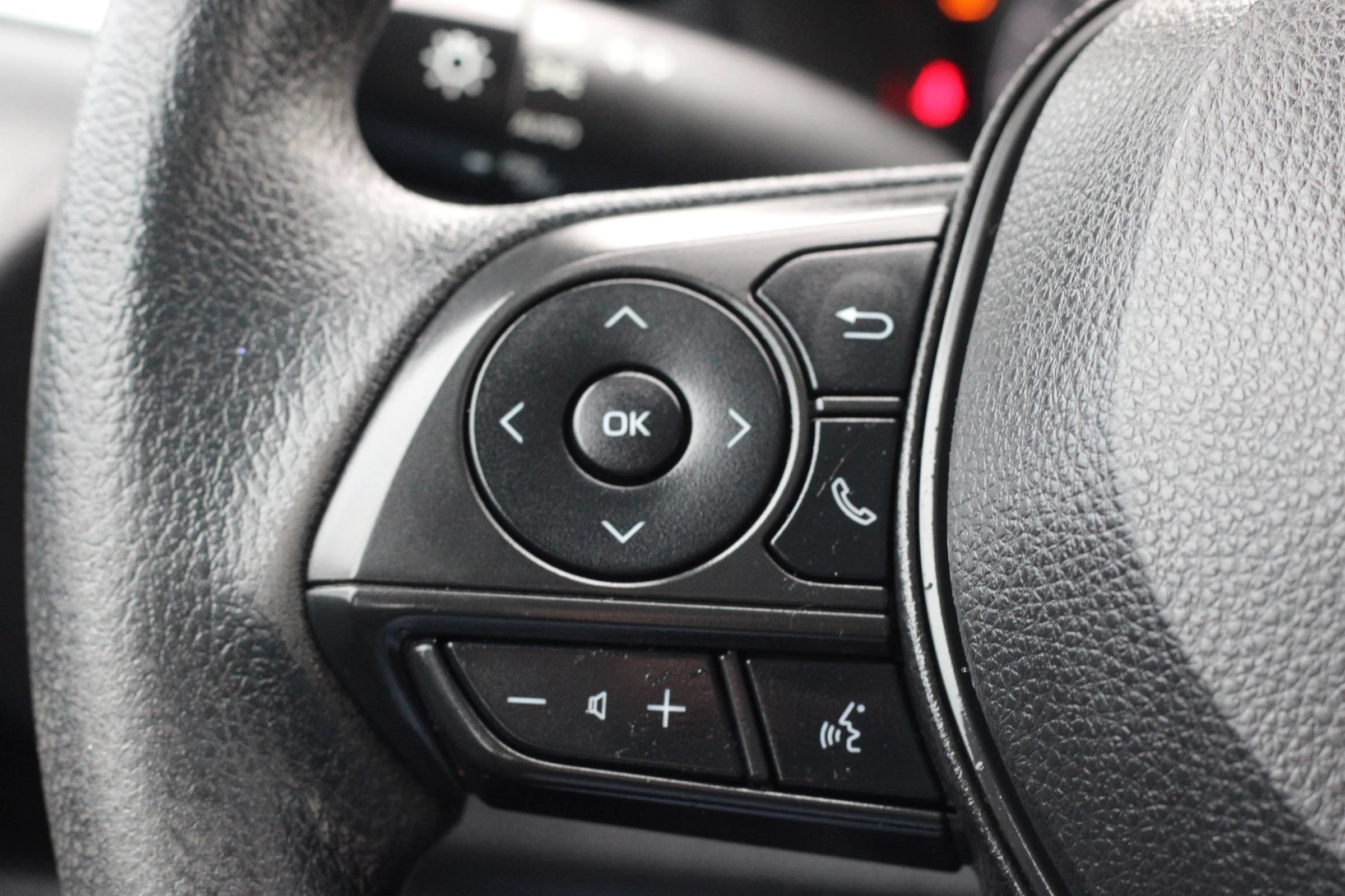 Used 2022 Toyota Corolla LE FWD image 16