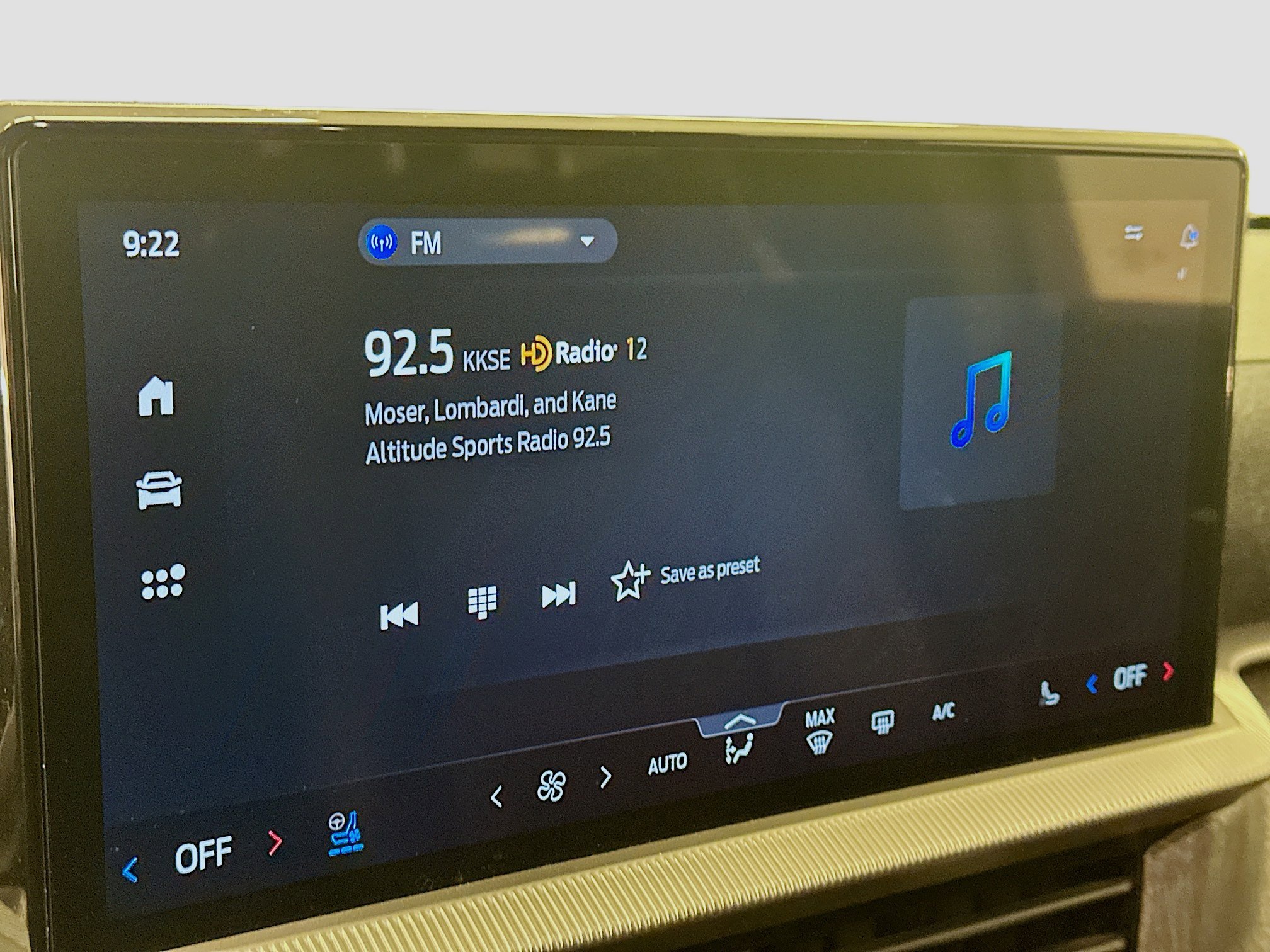 Used 2025 Ford Explorer Platinum w/ LUX Leather Package AWD/4WD image 21