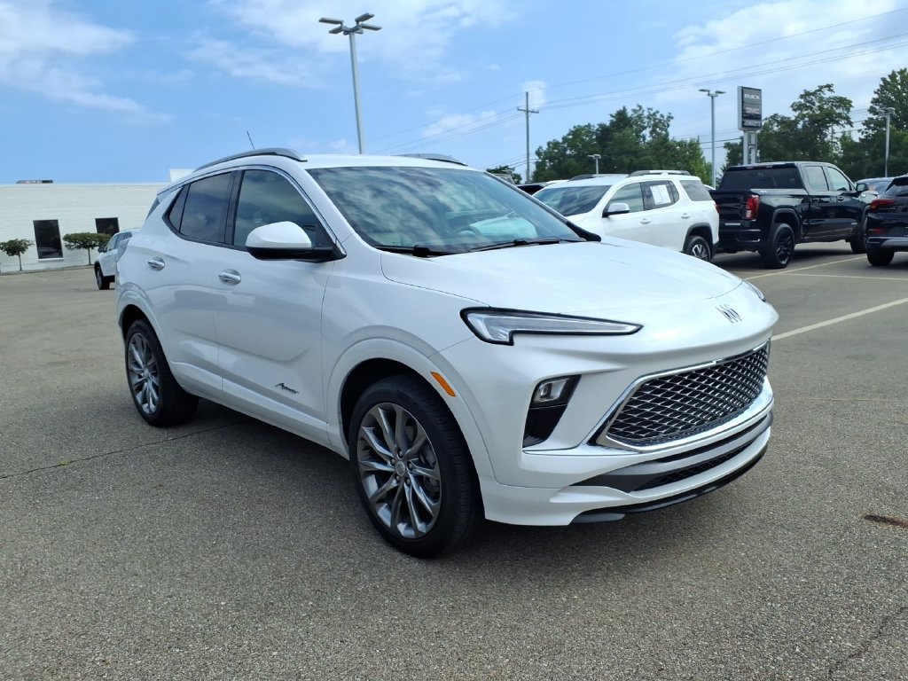 Used 2024 Buick Encore GX Avenir w/ Avenir Convenience Package AWD/4WD image 3